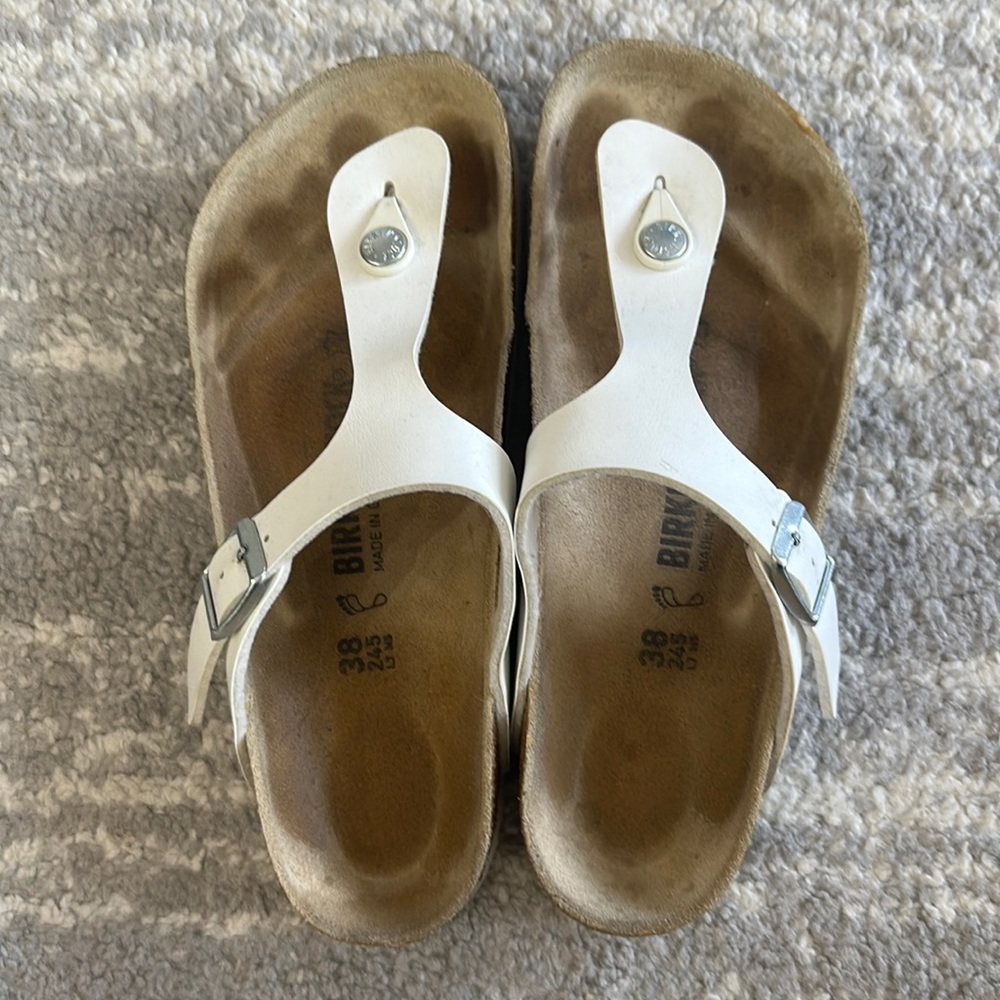Birkenstock Women’s Gizeh sandals in size 38EU regular width